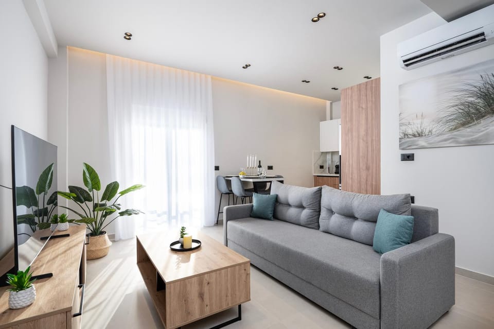 Living room, Seating area, Dining area, air conditioner