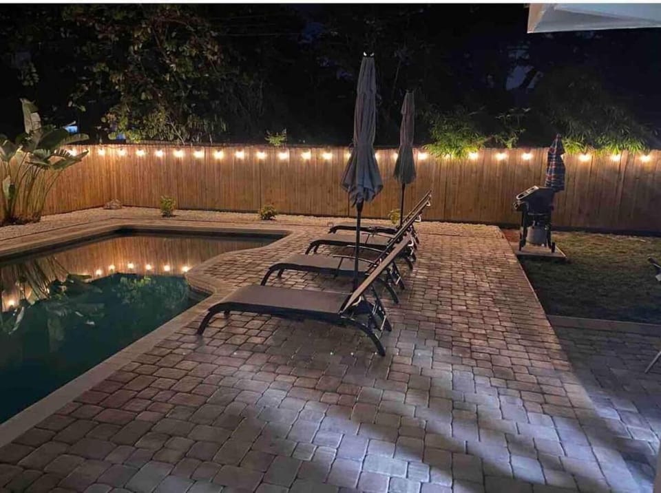 Villa Bella with Heated Pool House in Largo