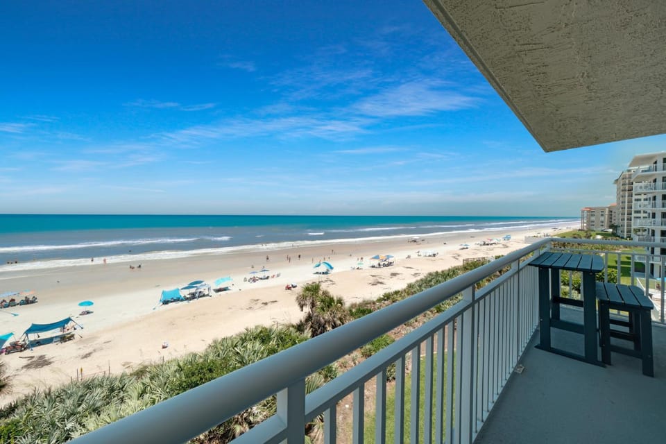 Fully renovated direct oceanfront condo with a large balcony, heated pool and beach access House in Florida