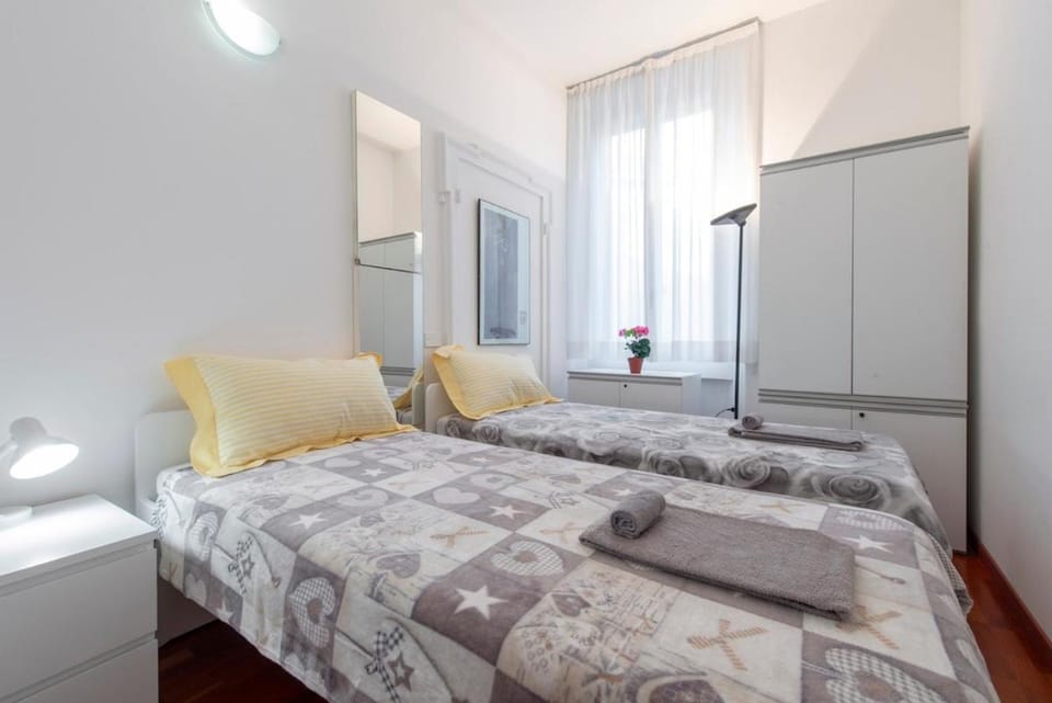 Bed, Photo of the whole room, Bedroom, towels, wardrobe