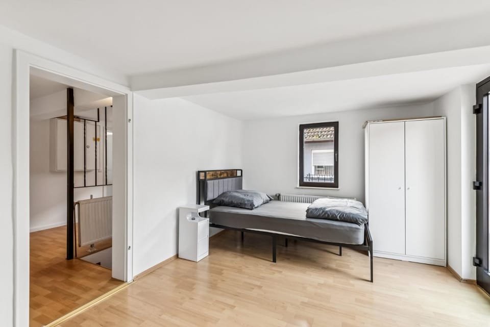 Renovierte Monteursunterkunft in Taunusstein mit voller Ausstattung Apartment in Wiesbaden