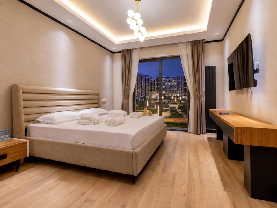 Communal lounge/ TV room, Bed, TV and multimedia, Photo of the whole room, Evening entertainment, Bedroom