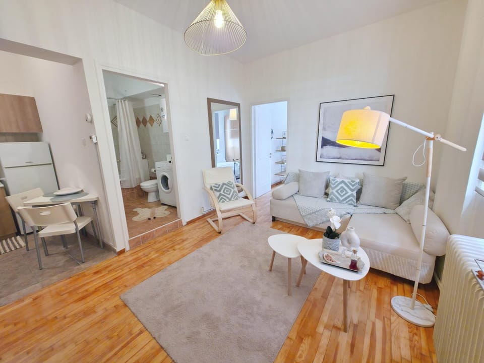 Toilet, Bed, Bathroom, Living room, Photo of the whole room, Seating area, Bedroom, towels