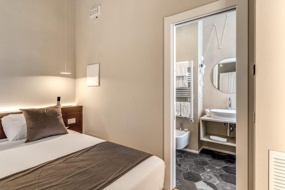 Bed, Bathroom, Bedroom, towels