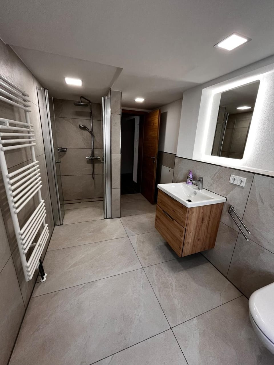 Shower, Toilet, Bathroom