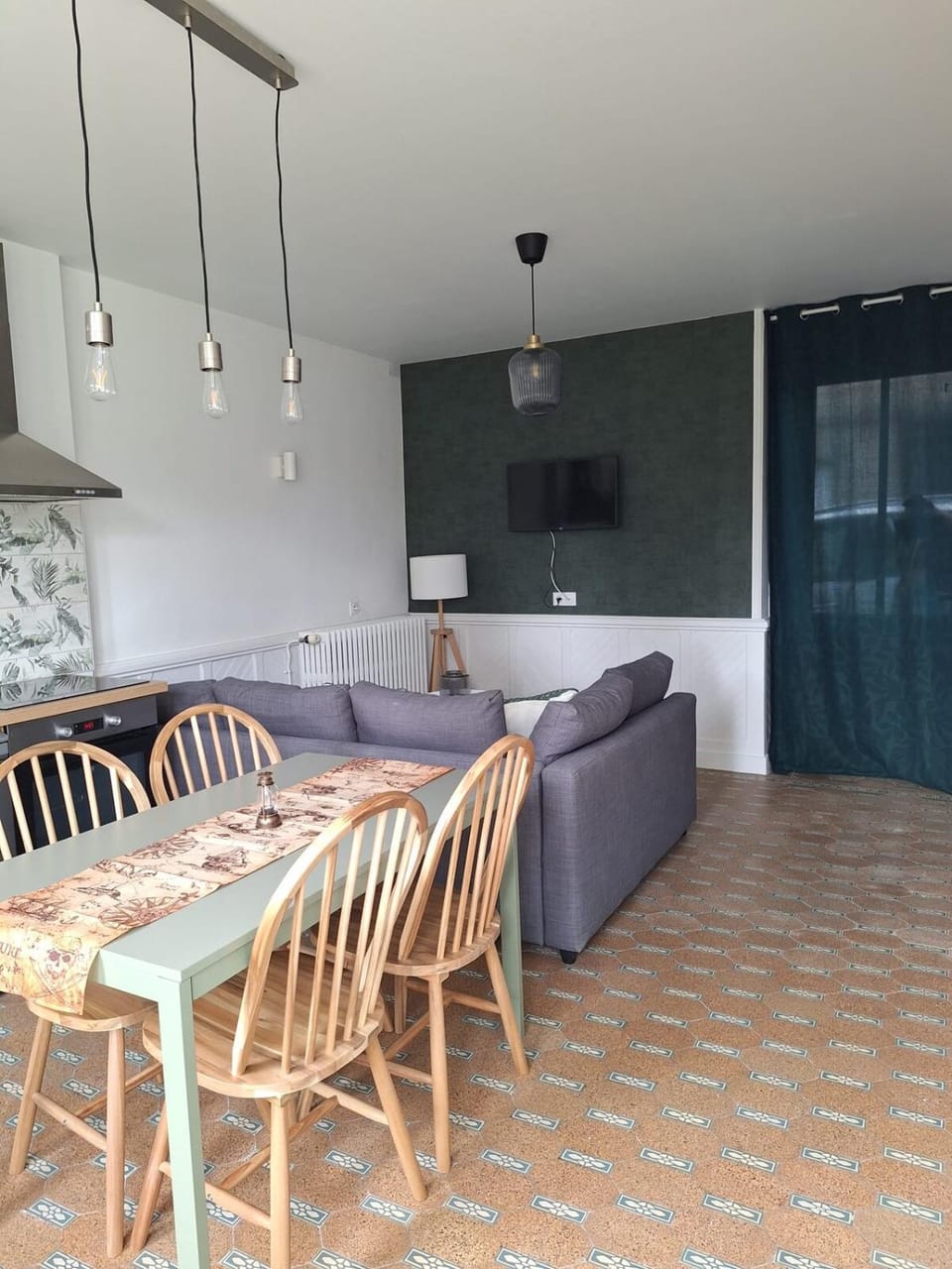 TV and multimedia, Living room, Dining area