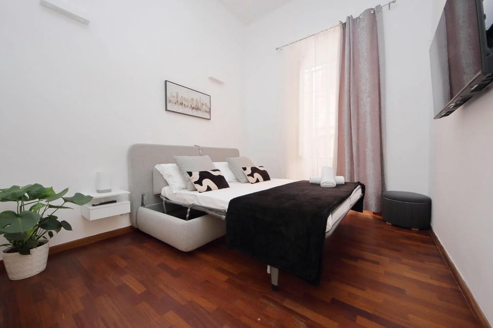 Bed, TV and multimedia, Bedroom, Pets, air conditioner