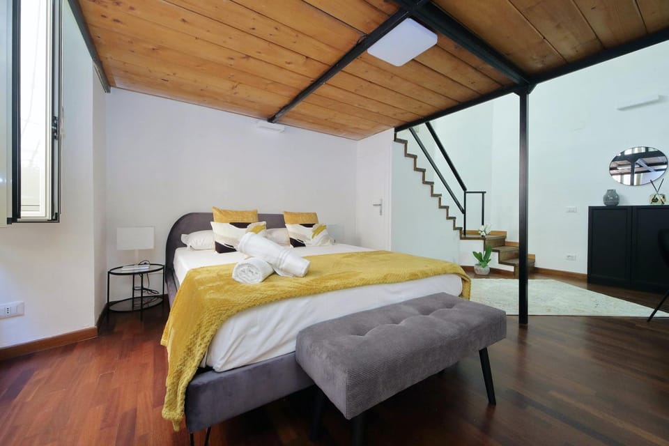 Bed, Photo of the whole room, air conditioner