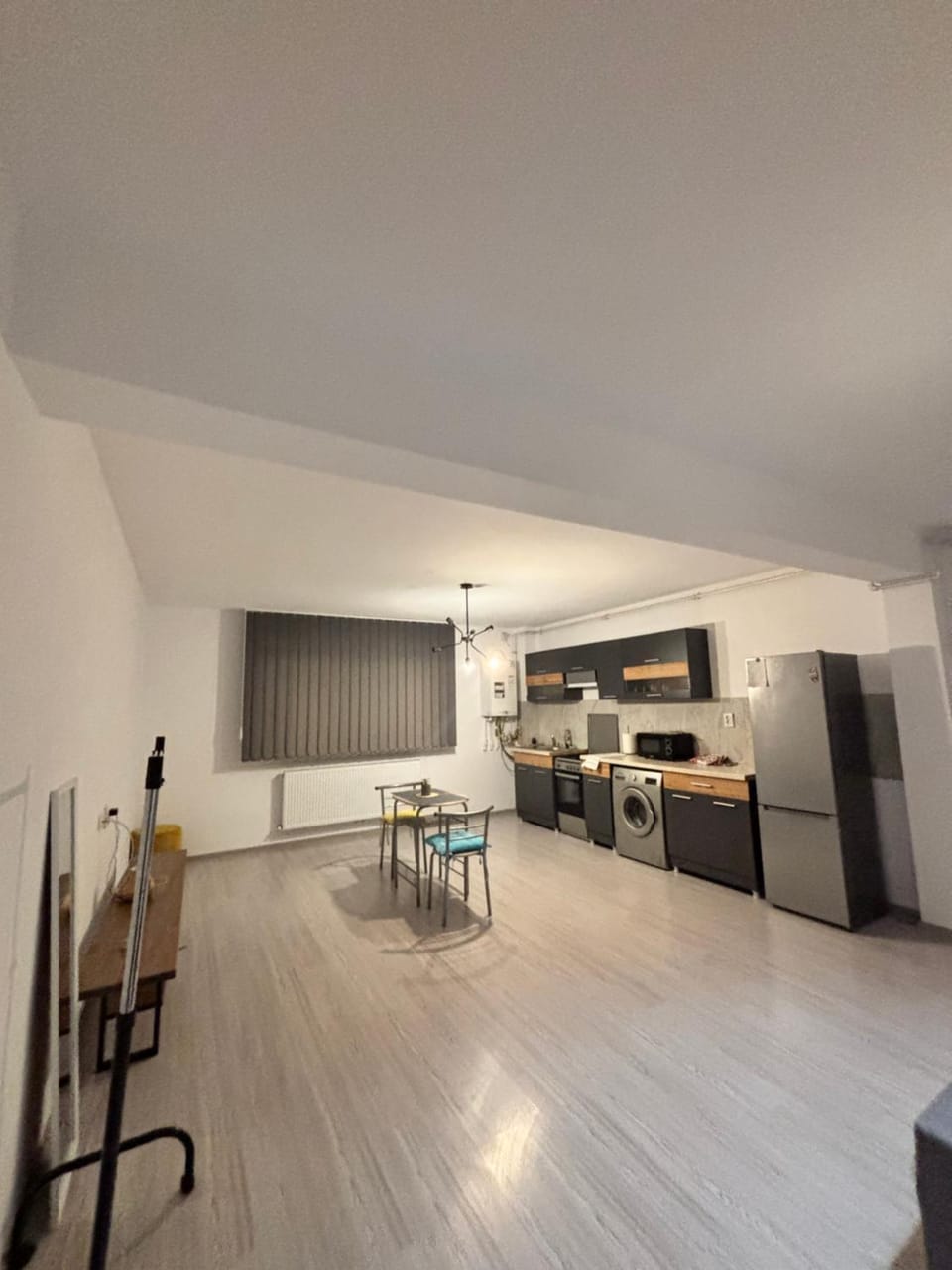 Kitchen or kitchenette, Dining area, oven, stove