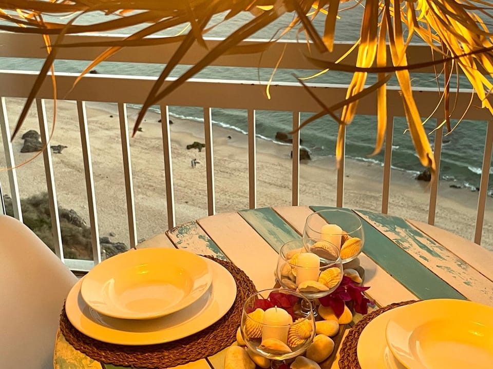 View (from property/room), Dining area, Sea view
