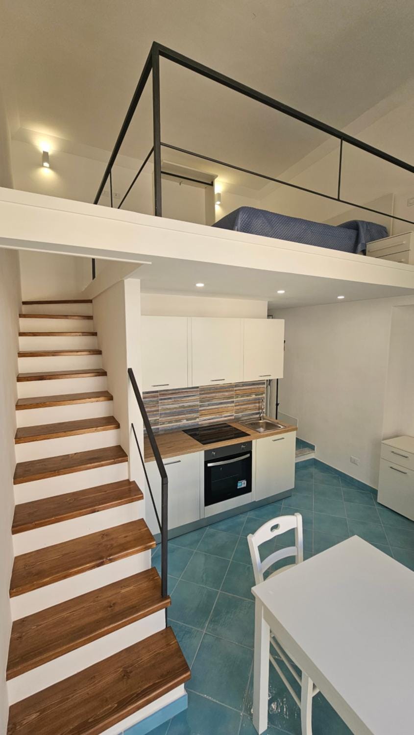 Kitchen or kitchenette, Dining area, stove
