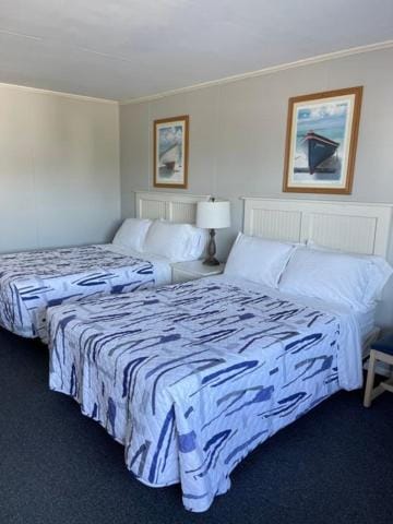 The Breezeway Motel & Resturant Hotel in Topsail Beach