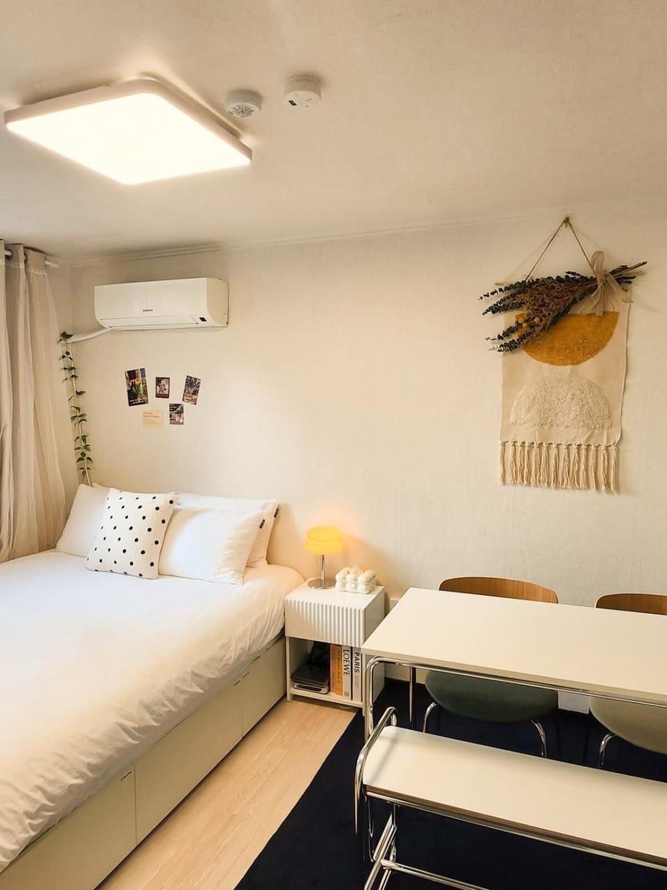 신촌역 도보 9분, 홍대 1정거장, 공항 버스 도보 4분 Apartment in Seoul