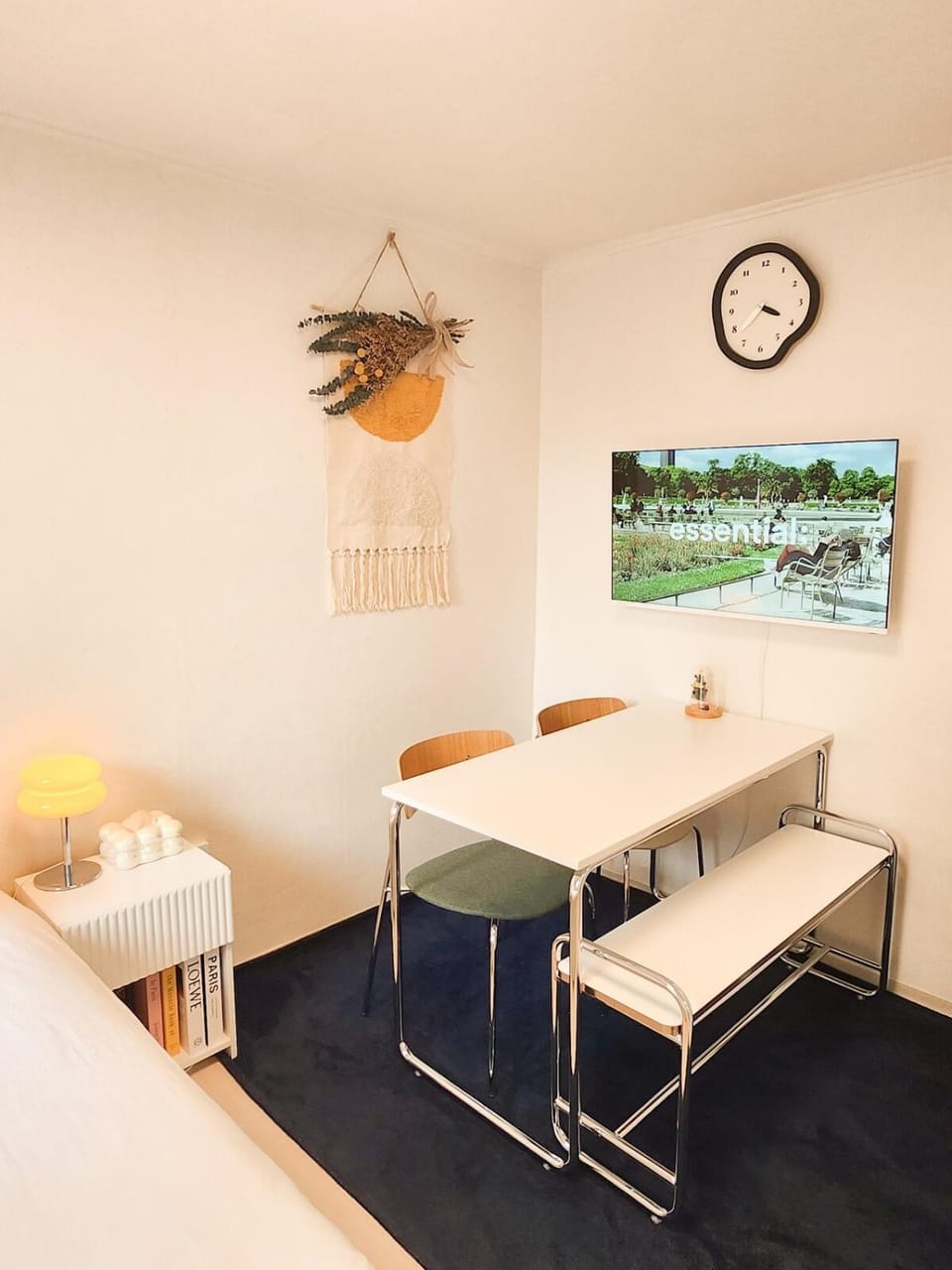 신촌역 도보 9분, 홍대 1정거장, 공항 버스 도보 4분 Apartment in Seoul