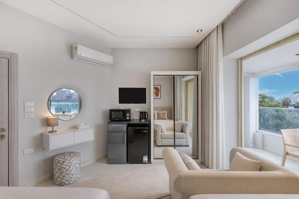 TV and multimedia, Kitchen or kitchenette, Living room, River view, air conditioner
