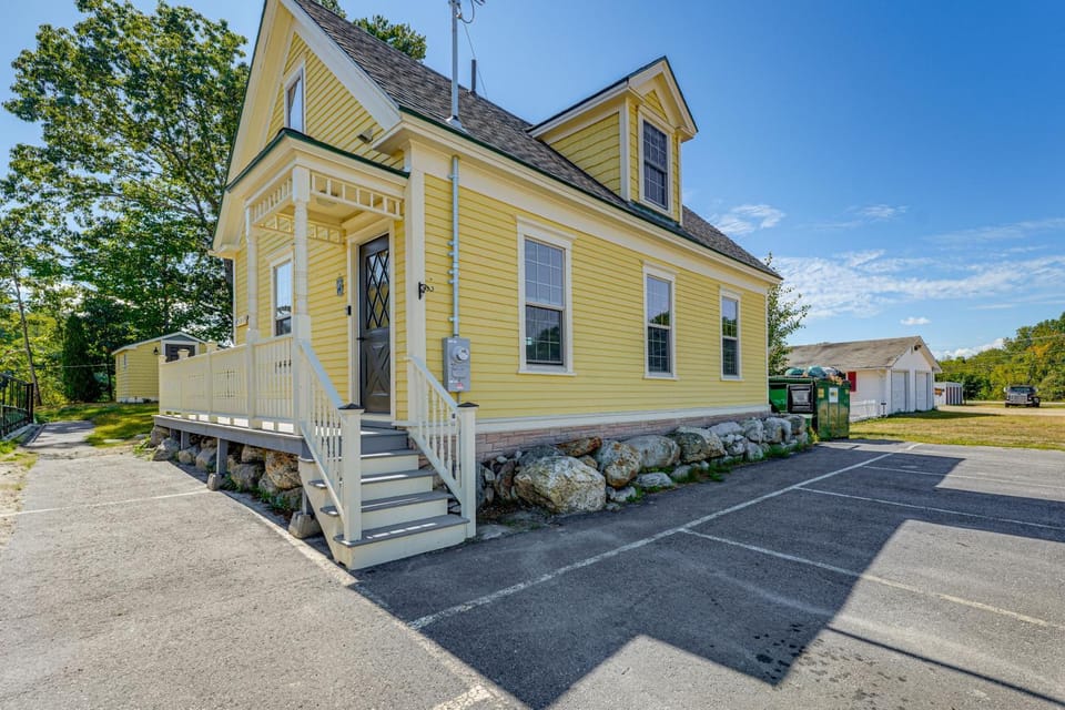 Charming Apt w/ Shared Outdoor Space in Lisbon! Apartment in Maine