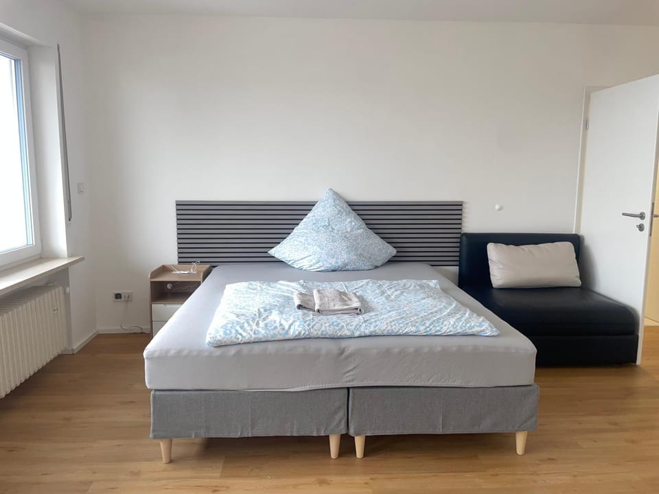 TV and multimedia, Photo of the whole room, Bedroom, Guests, Family, Family, wardrobe