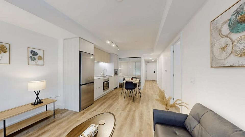 Cozy 2 Bdrm 2 Bath Entire Suite - Centre Hamilton Apartment in Hamilton