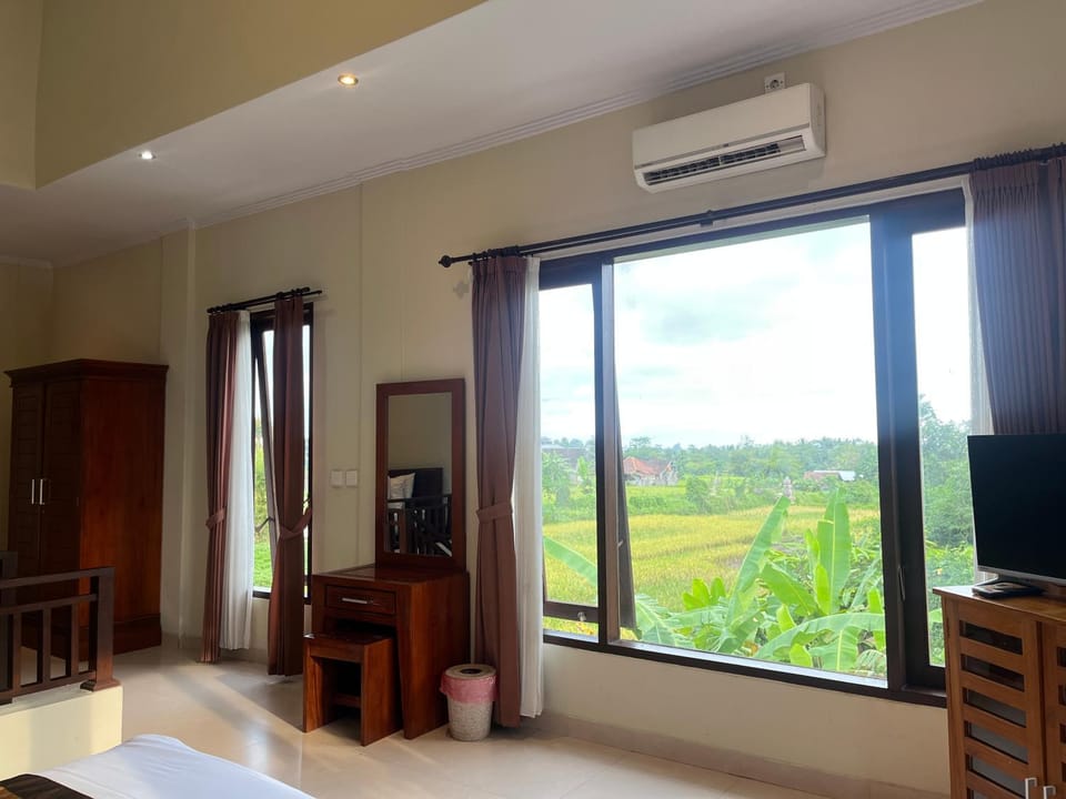 Bed, Natural landscape, TV and multimedia, Photo of the whole room, Bedroom, air conditioner