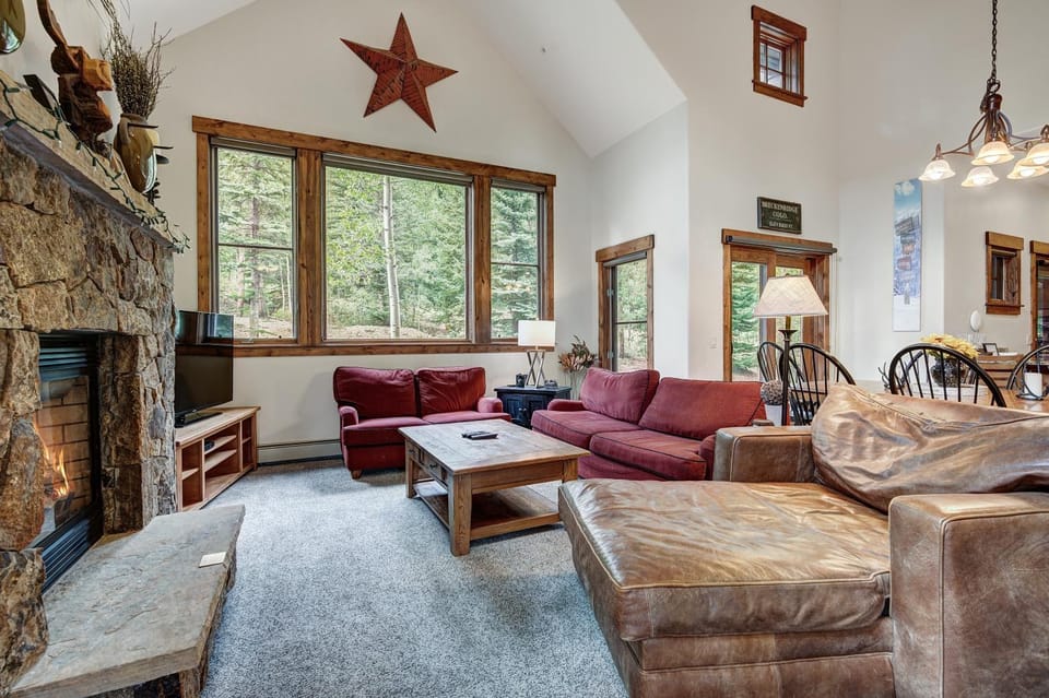 Private Townhome Close to Ski Back and Hot Tub townhouse House in Breckenridge
