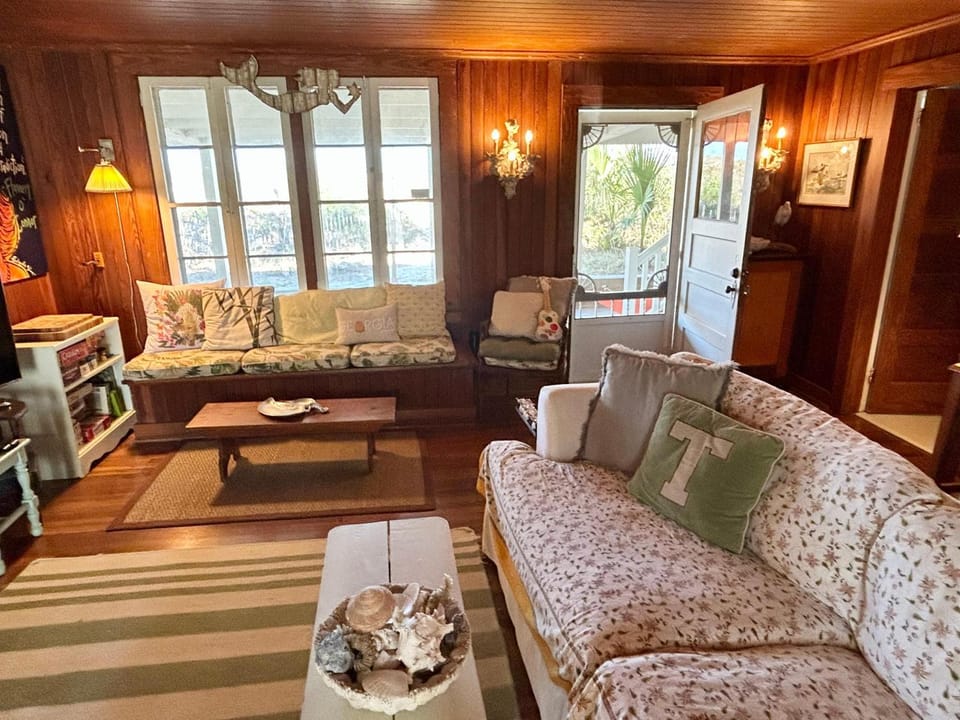 Swan Cottage by Tybee Cottages House in Tybee Island