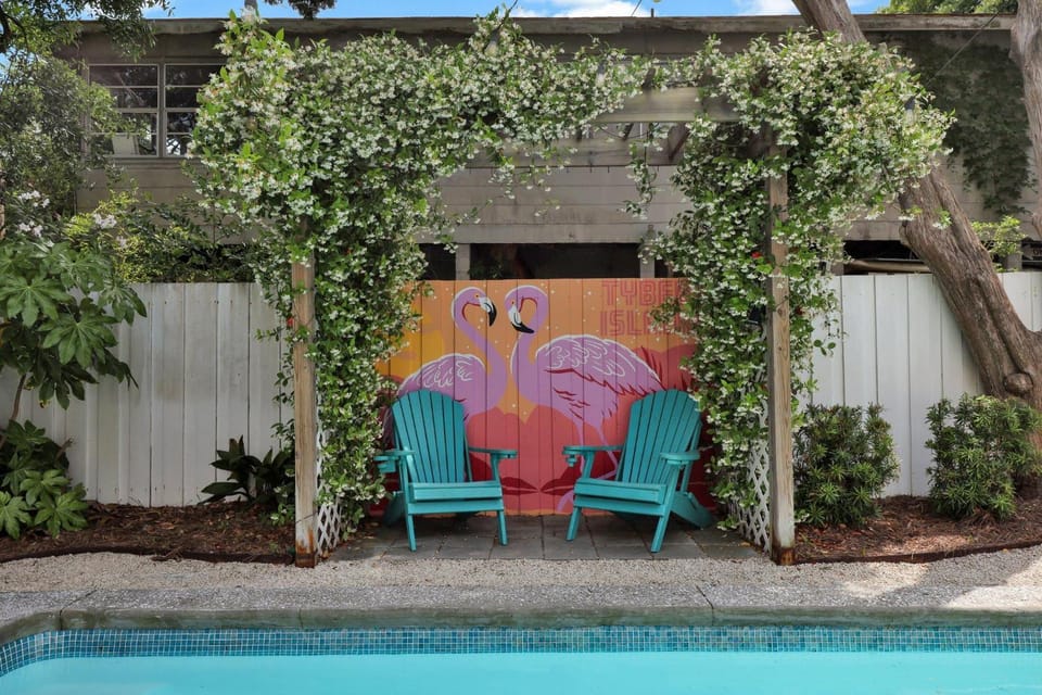 Pink Zebra Cottage by Tybee Cottages House in Tybee Island