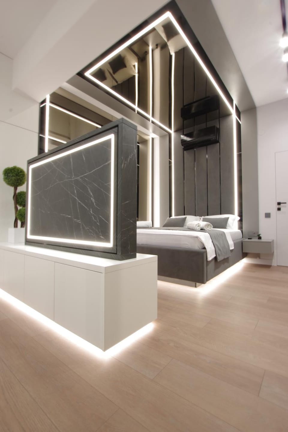 PalasConnection Studio Self Check-In With Parking Apartment in Romania