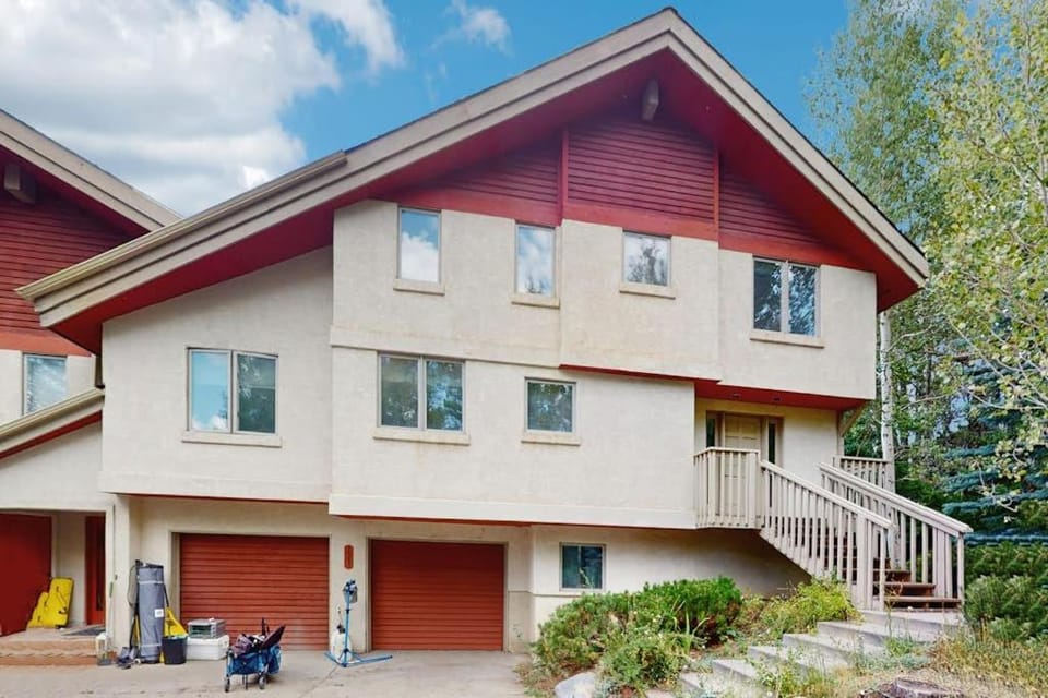 Snowbound and Streamside House in Vail