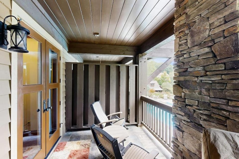 Firefly Cove #202 House in Lake Lure