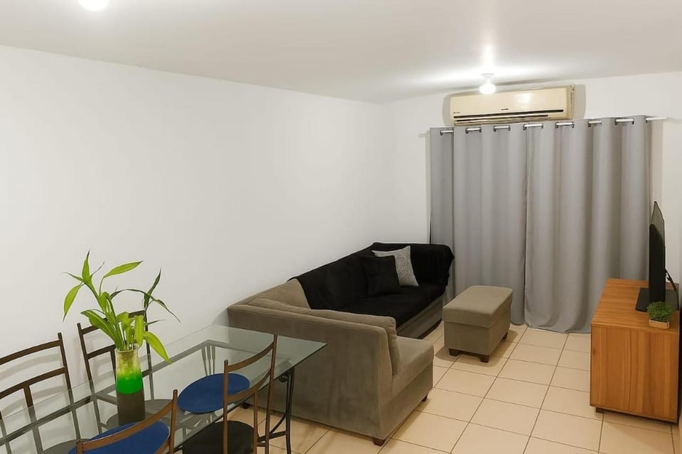 Seating area, Dining area, air conditioner