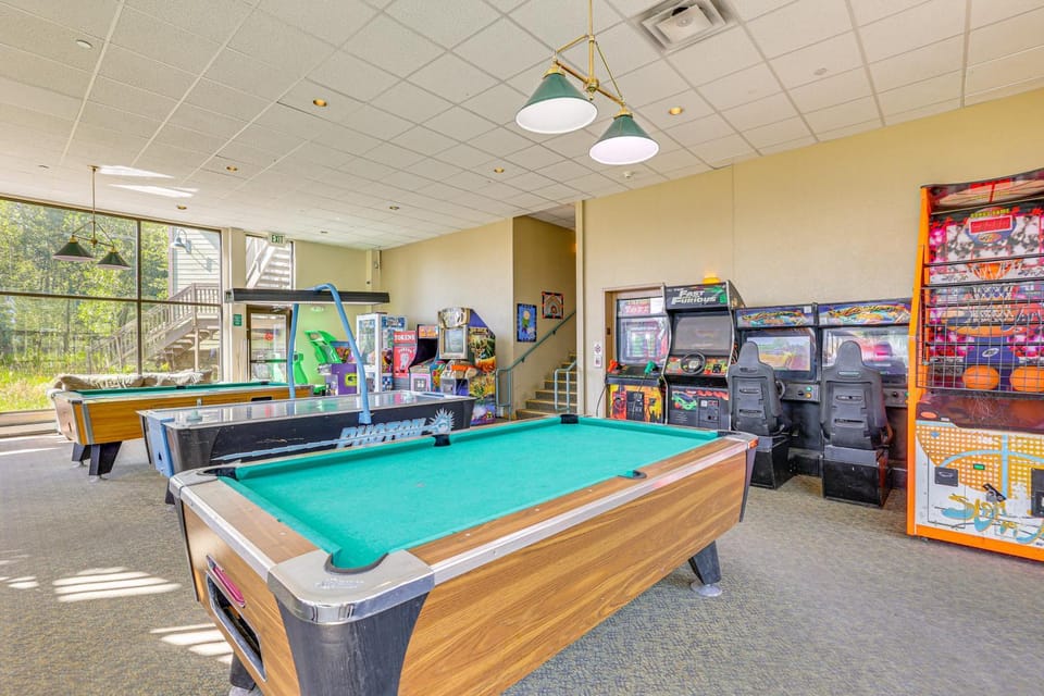 Pool & Hot Tub Access! Silverthorne Basecamp House in Wildernest