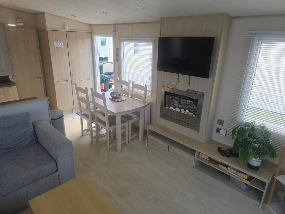 3 bedroom Lyons robin hood Rhyl CT2 Campground/ 
RV Resort in Rhyl