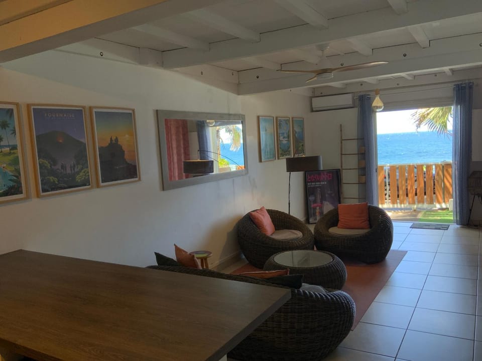 Communal lounge/ TV room