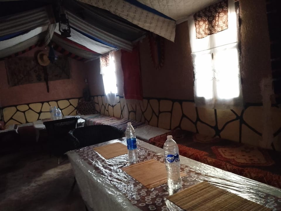Café nour dar ait ben haddouBOU ESPACE Apartment in Morocco