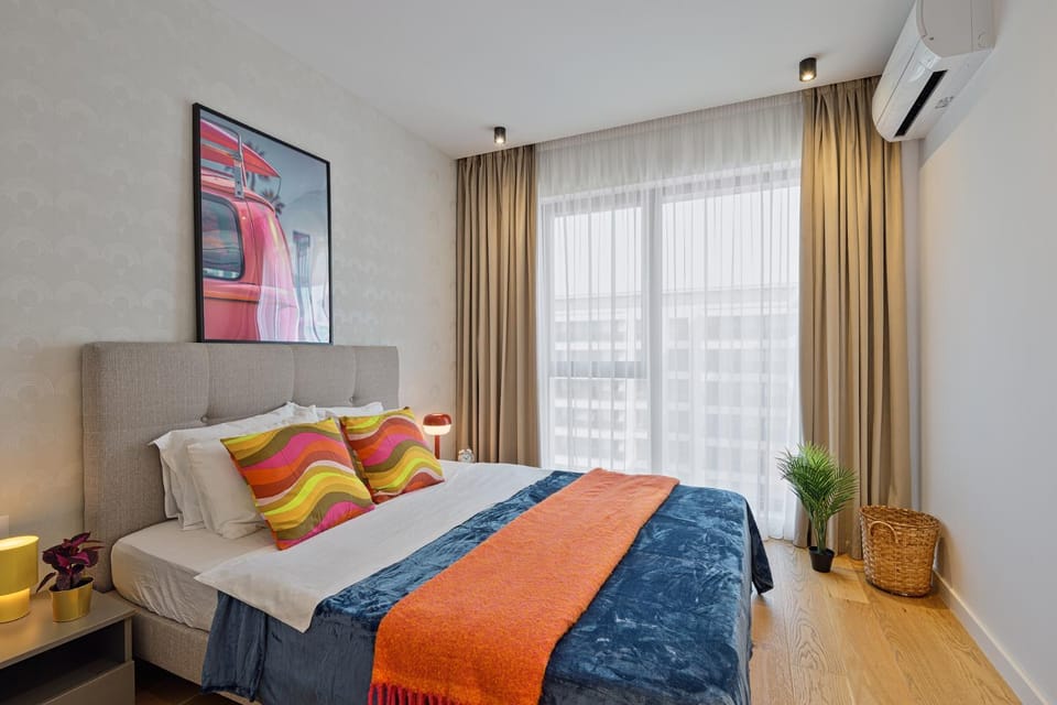Bed, Bedroom, air conditioner