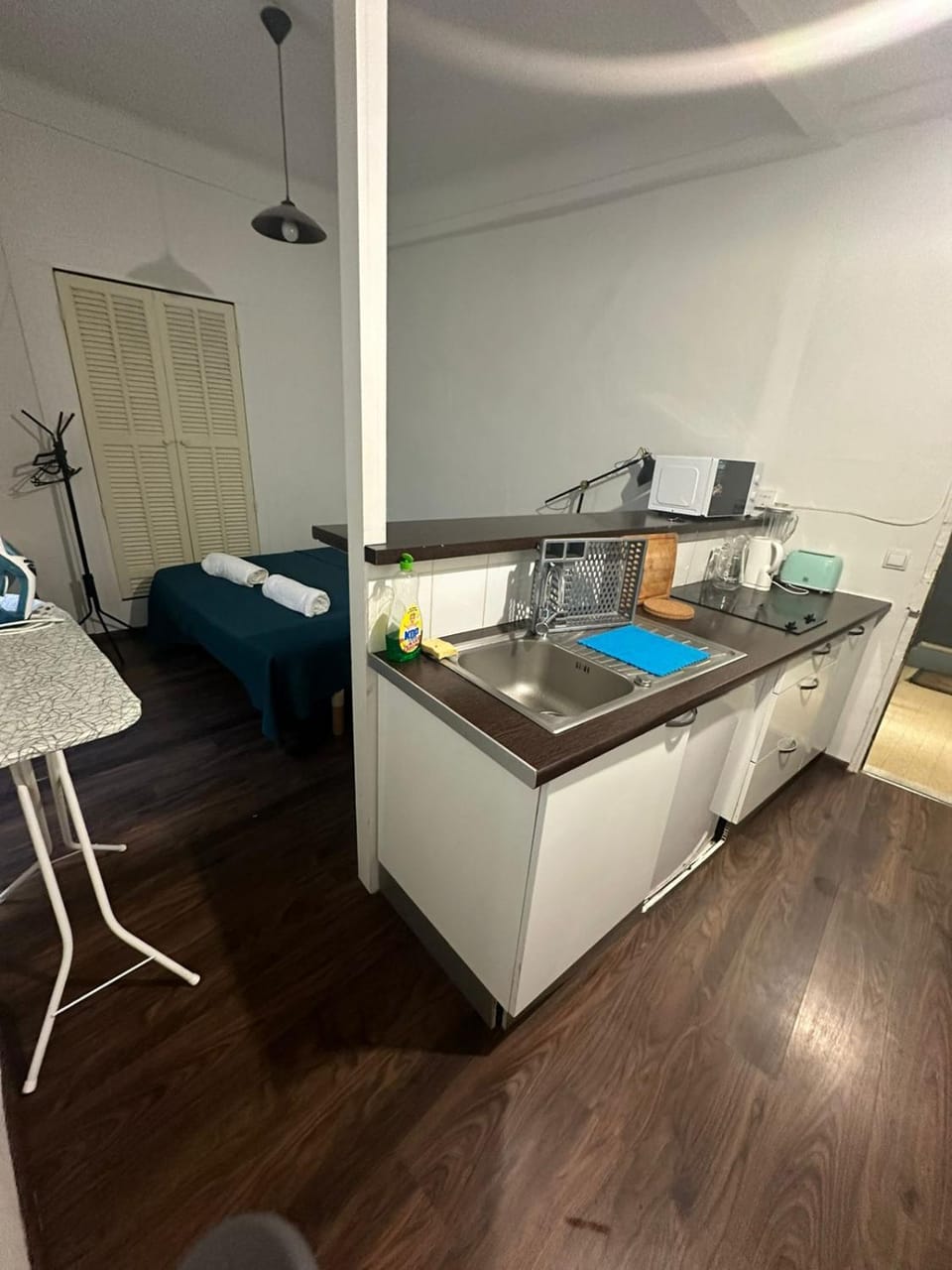 Bed, Kitchen or kitchenette, Photo of the whole room, Bedroom
