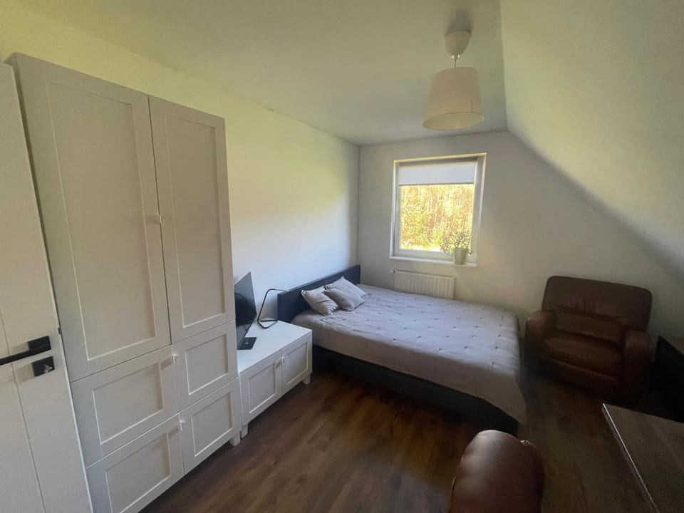 Bed, Photo of the whole room, wardrobe