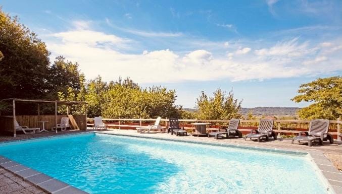 Bastide piscine, pétanque, salle de jeux et spa House in French Basque Country