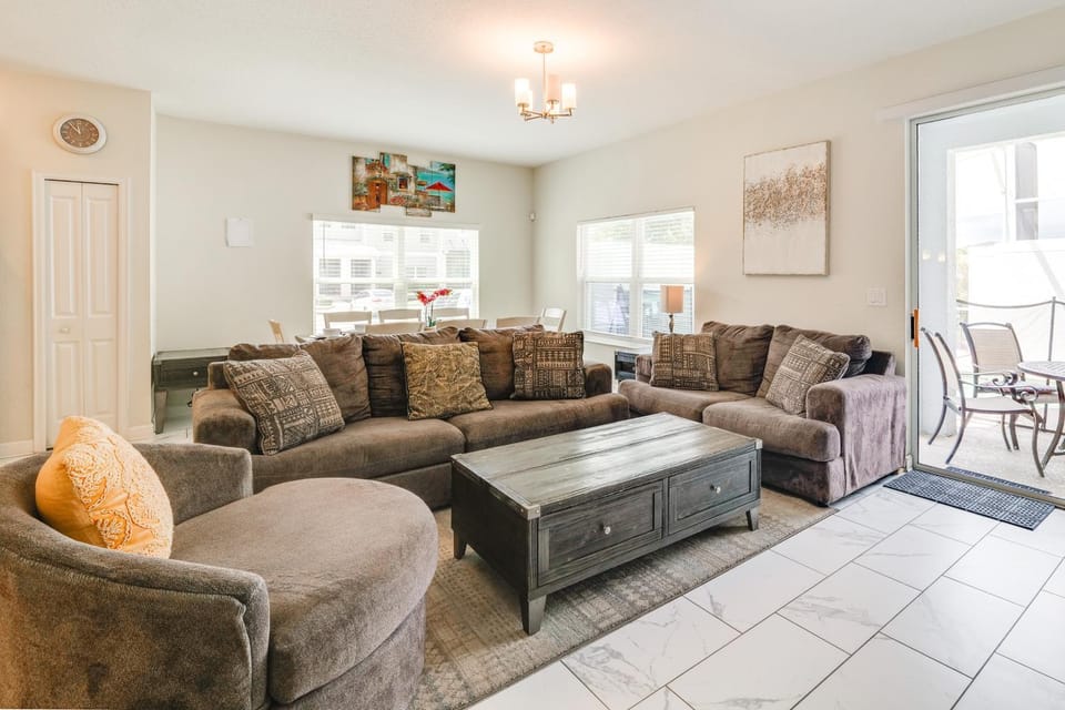 Pet Friendly! Townhome w/ Pool in ChampionsGate House in Four Corners
