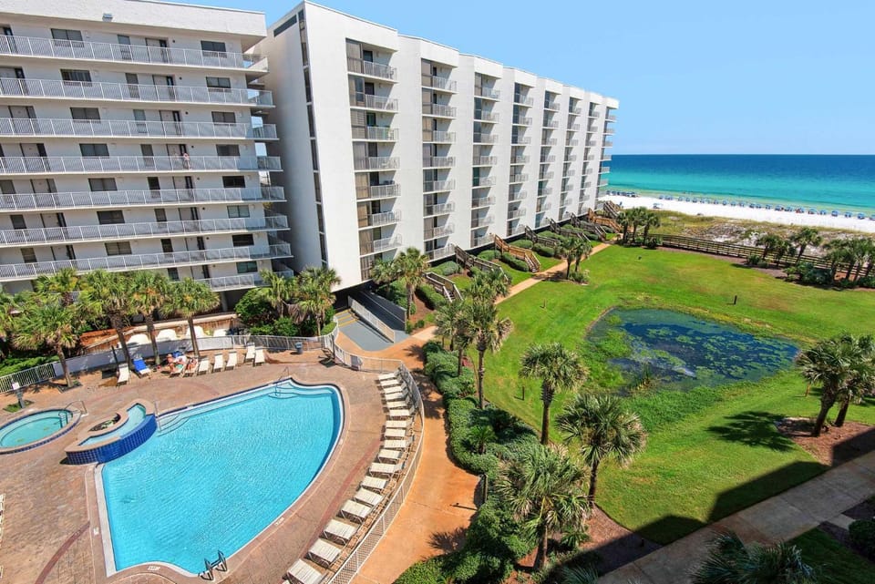 Beach Breeze at Mainsail Resort - Private Beach Access Pools & More House in Miramar Beach