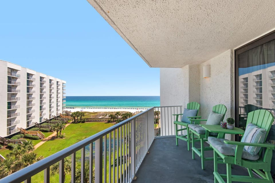 Beach Breeze at Mainsail Resort - Private Beach Access Pools & More House in Miramar Beach