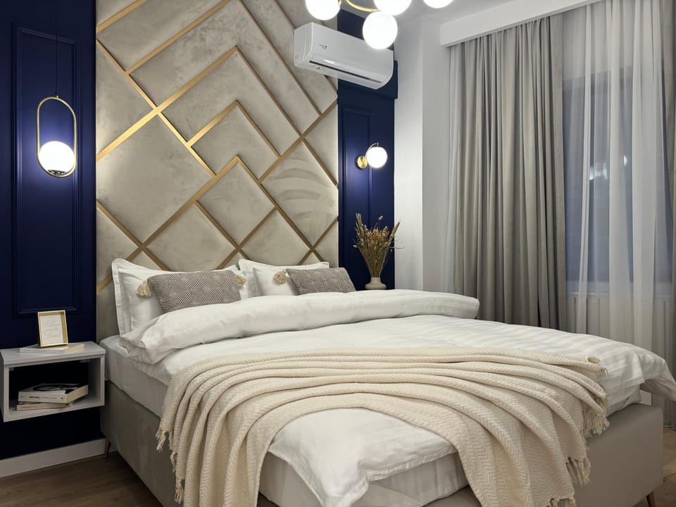 Bed, Photo of the whole room, Bedroom, air conditioner
