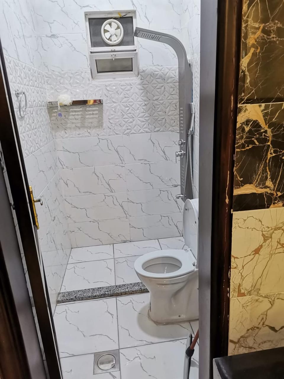 Shower, Toilet, Bathroom