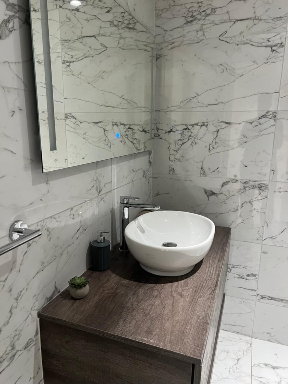 Mercury Tower Apartments By Dahlia Apartment in Saint Julians