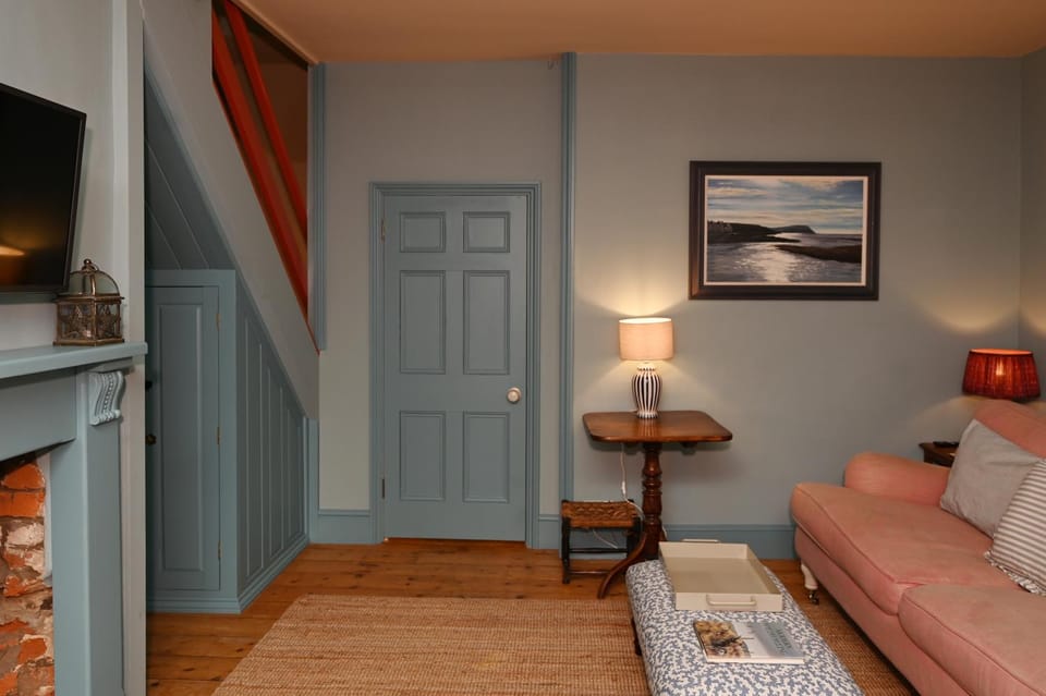 Living room, fireplace