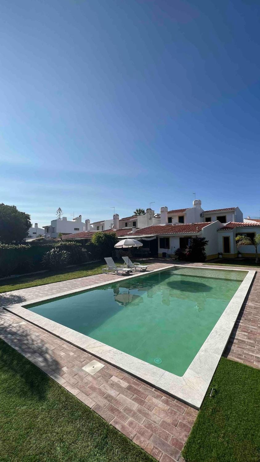 Villa with pool in the Heart of Oura - Albufeira House in Albufeira