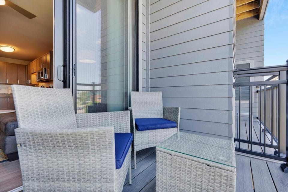 Univ Research Park - Free Underground Parking and Pool Apartment in Madison
