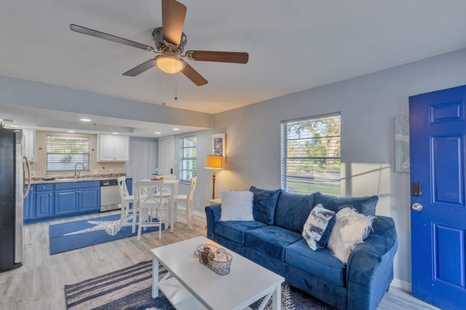 Downtown-Gulfport-Cooled & Heated Pool Villa in Gulfport