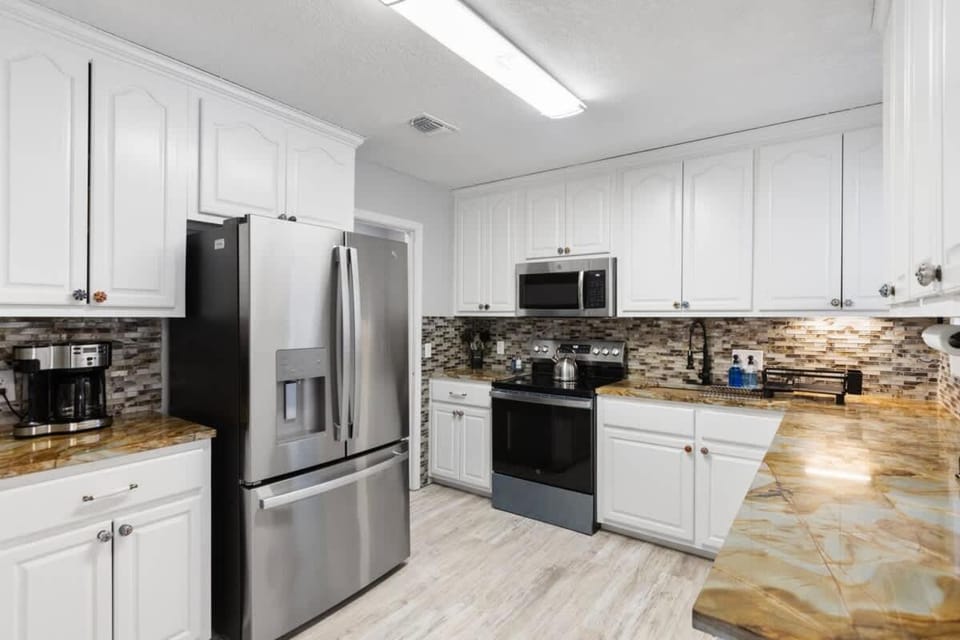 Lagoona Villa a Poolside Paradise House in Perdido Key