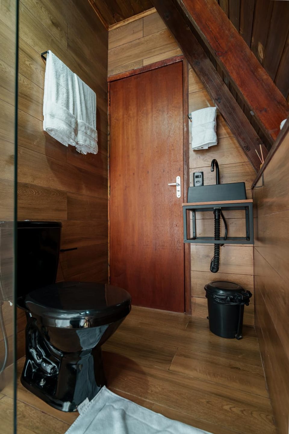 Bathroom, towels